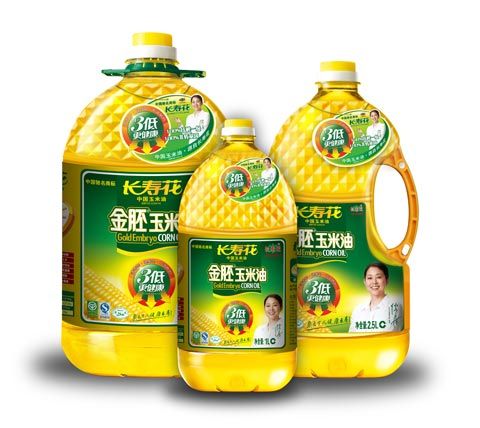 四頭定量全自動食用油灌裝機灌裝效果