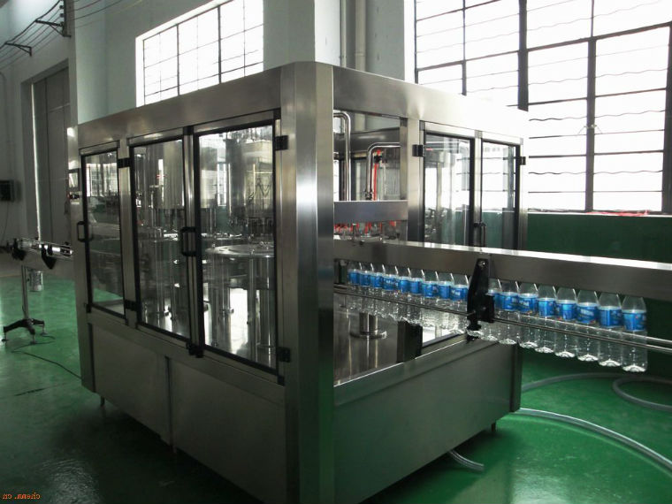 礦泉水灌裝機(jī)